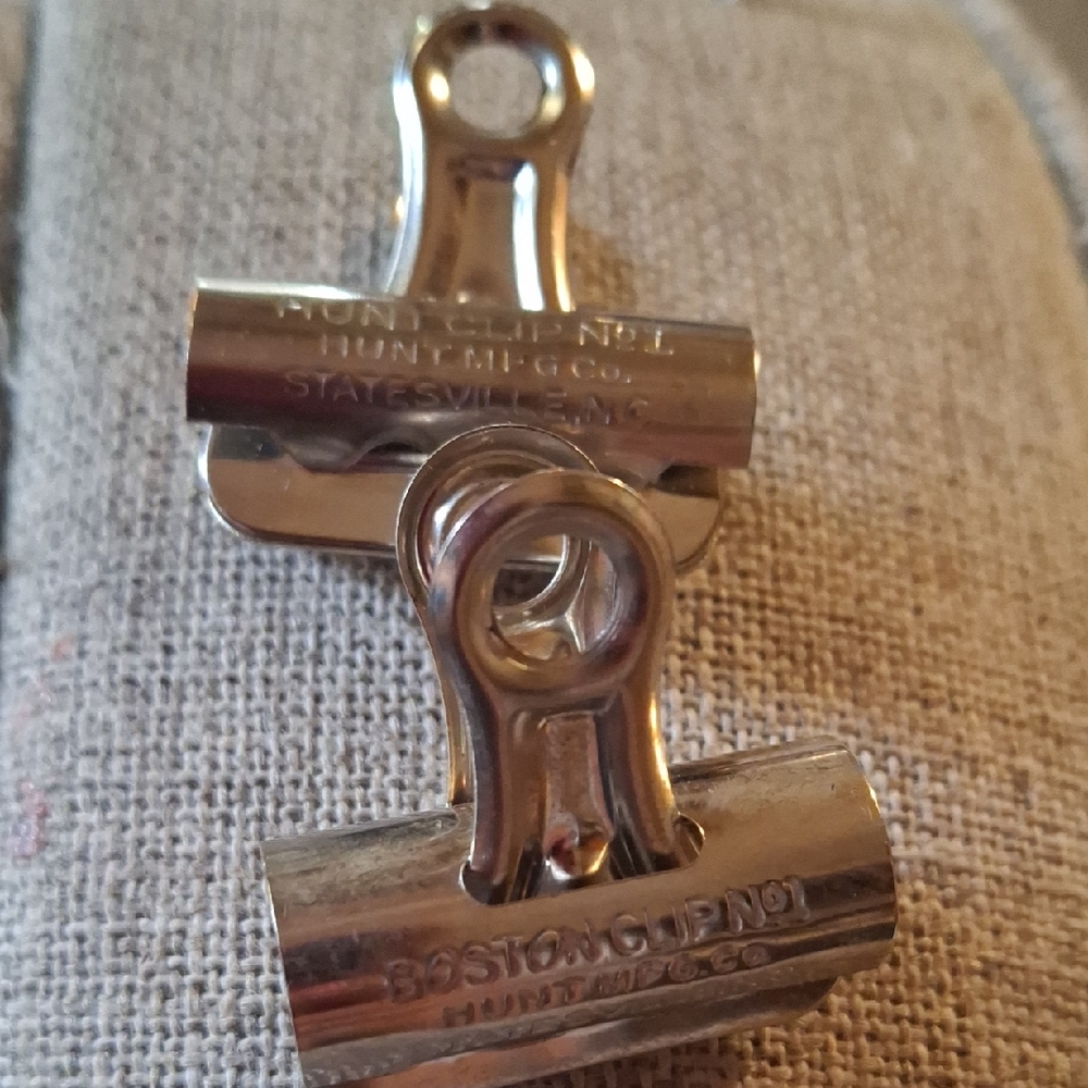 Boston Clip Hunt No 1 Silver Metal Clips vintage